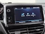 Peugeot 208 Allure 82pk | Navigatie | Achteruitrijcamera | Climate Control | Cruise Control | Parkeersensoren | Bluetooth | Apple CarPlay / Android Auto | Armsteun | Elektrisch inklapbare spiegels | Automatisch dimlicht | Regensensor | Multifunctioneel stuurwiel | Donker getint glas | 16" lichtmetalen velgen |