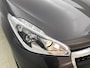 Peugeot 208 Allure 82pk | Navigatie | Achteruitrijcamera | Climate Control | Cruise Control | Parkeersensoren | Bluetooth | Apple CarPlay / Android Auto | Armsteun | Elektrisch inklapbare spiegels | Automatisch dimlicht | Regensensor | Multifunctioneel stuurwiel | Donker getint glas | 16" lichtmetalen velgen |