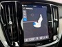Volvo V60 2.0 T8 Plug-in hybrid AWD Ultra Dark | Custom uitlaat systeem | Bowers & Wilkins | Zwarte hemel | Massage | Stoel ventilatie + Verwarming | Panorama Schuifdak | HUD | Adaptieve Cruise | BLIS | 360° Camera |Polestar optimized