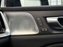 Volvo V60 2.0 T8 Plug-in hybrid AWD Ultra Dark | Custom uitlaat systeem | Bowers & Wilkins | Zwarte hemel | Massage | Stoel ventilatie + Verwarming | Panorama Schuifdak | HUD | Adaptieve Cruise | BLIS | 360° Camera |Polestar optimized