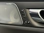 Volvo V60 2.0 T8 Plug-in hybrid AWD Ultra Dark | Custom uitlaat systeem | Bowers & Wilkins | Zwarte hemel | Massage | Stoel ventilatie + Verwarming | Panorama Schuifdak | HUD | Adaptieve Cruise | BLIS | 360° Camera  |Polestar optimized