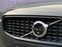 Volvo V60 2.0 T8 Plug-in hybrid AWD Ultra Dark | Custom uitlaat systeem | Bowers & Wilkins | Zwarte hemel | Massage | Stoel ventilatie + Verwarming | Panorama Schuifdak | HUD | Adaptieve Cruise | BLIS | 360° Camera  |Polestar optimized