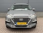 Hyundai Kona 1.6 GDI HEV Premium / Eerste Eigenaar / Dealer Onderhouden / Trekhaak / 1300 KG Trekgewicht / Stoel Verwarming+Verkoeling / Head-Up Display / Elektrische Stoelen / Lederen Bekleding / Adaptive Cruise / Apple Carplay&Android Auto