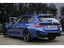 BMW 3-Serie Touring 330e | M-Sport Pro | Pano | 2 jaar garantie | ACC | LCI | Black Edition | Sfeerverlichting | Driving Assistant