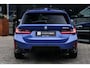 BMW 3-Serie Touring 330e | M-Sport Pro | Pano | 2 jaar garantie | ACC | LCI | Black Edition | Sfeerverlichting | Driving Assistant