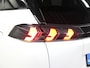 Peugeot e-2008 SUV GT Pack 50kWh 136pk | Accu SOH 92,7% | Navigatie | Leder/Alcantara sportstoelen | Achteruitrijcamera | Stoelverwarming | Full Led koplampen | 3D Cockpit | Keyless | Parkeersensoren v+a | Adaptieve Cruise Control | Dodehoeksensor | Apple Carplay / Android Auto | DAB+ radio | Donker getint glas | 18" lichtmetalen velgen |