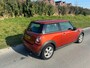 MINI One Mini 1.6 MINIMALIST Business Line de auto is goed onderhouden en beschikt over diverse opties.