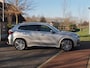 BMW iX1 xDrive30 Launch Edition 67 kWh | M-Pakket | Harman Kardon | Sfeerverlichting | Camera | Apple Carplay | NL-Auto |