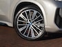 BMW iX1 xDrive30 Launch Edition 67 kWh | M-Pakket | Harman Kardon | Sfeerverlichting | Camera | Apple Carplay | NL-Auto |