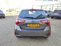 Toyota Yaris 1.5 Hybrid EXECUTIVE TREKHAAK NAVI CAMERA CRUISE BLUETOOTH CLIMA LM-VELGEN PRIVACY GLASS NL-AUTO 1E-EIG