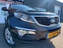 Kia Sportage 1.6 GDI Vibe met parkeersensoren en trekhaak en bluetooth telefoon en navigatie en airco en