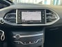Peugeot 308 SW 1.2 PureT.Blue L. 1eEIG DEALER CARPLAY TRHK NAP!