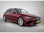 Mercedes-Benz A-klasse 180 AMG Line Plus | Panoramadak | 360° camera | Elektrische Stoelen | Sfeerverlichting | Apple Carplay | Inclusief 24 maanden MB Certified garantie voor Europa.