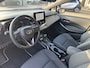 Toyota Corolla Touring Sports 1.8 Hybrid Dynamic Manhattan Grey, mooiste kleur Automaat stoel- en stuurverwaming / parkeersensoren voor en achter / Blind Spot Monitor / afneembare trekhaak / winterbandenset / Apple Carplay / Android Auto / parkeercamera / Toyota 10 jaar garantie progr
