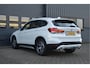 BMW X1 sDrive20i VDL Nedcar Edition | HUD | LEDER | TREKHAAK |