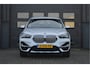 BMW X1 sDrive20i VDL Nedcar Edition | HUD | LEDER | TREKHAAK |