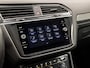 Volkswagen Tiguan 2.0 TSI 4Motion Highline 190Pk Automaat (PANORAMADAK, GROOT NAVI, HEAD-UP DISPLAY, 360 CAMERA, TREKHAAK, SPORTSTOELEN, GETINT GLAS, ELEK ACHTERKLEP, ADAPTIVE CRUISE, NIEUWSTAAT)