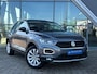 Volkswagen T-Roc 1.5 TSI Sport 150pk Automaat / Camera / Trekhaak / Stoel-Stuurverwarming