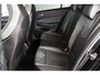 Volkswagen Golf 1.5 eTSI R-Line Panoramadak Stoel-Stuurverwarming Clima Carplay 18"
