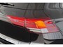 Volkswagen Golf 1.5 eTSI R-Line Panoramadak Stoel-Stuurverwarming Clima Carplay 18"