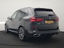 BMW X5 xDrive50e M Sport PHEV 490pk Dealer O.H. | Panodak | Luchtvering | Adaptive Cruise | Head Up | 360 Camera | Harman / Kardon | Lederen Sportstoelen Memory & Verwarmd | Sfeerverlichting | Apple Carplay | Keyless | Blis | 20"L.M | Plug