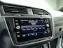 Volkswagen Tiguan 1.5 TSI R-Line Business+ Automaat | Trekhaak | IQ Light