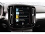 Volvo XC40 T2 Momentum Business | Navigatie | Adaptieve Cruise Control | Trekhaak | DAB | Parkeercamera | Park Assist | Getint Glas | Apple CarPlay & Android Auto | Volvo On Call | 18" LM