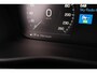 Volvo XC40 T2 Momentum Business | Navigatie | Adaptieve Cruise Control | Trekhaak | DAB | Parkeercamera | Park Assist | Getint Glas | Apple CarPlay & Android Auto | Volvo On Call | 18" LM
