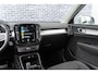 Volvo XC40 T2 Momentum Business | Navigatie | Adaptieve Cruise Control | Trekhaak | DAB | Parkeercamera | Park Assist | Getint Glas | Apple CarPlay & Android Auto | Volvo On Call | 18" LM