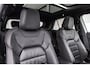 Volkswagen T-Roc 2.0 TSI 300pk DSG 4Motion R | Panoramadak | Achteruitrijcamera | Beats | Trekhaak | Leer | Stoelverwarming |