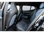 Volvo EX30 Single Motor Extended Range Plus Black Edtion | 20" Velgen | Stoel Stuur Verwarming | Elektrische Stoelen | Donker Glas | Harman Kardon |