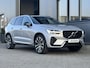 Volvo XC60 2.0 T6 Plug-in hybrid AWD R-Design | Trekhaak | 21 inch | Dark | H/K Geluid