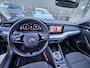 Skoda Octavia Combi 1.0 e-TSI Business Edition Plus Automaat | Navigatie | Apple Carplay of Android Auto | Trekhaak | Stoelverwarming | Stuur verwarming | Schuifdak