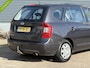 Kia Carens 2.0 CVVT X-tra - Airco - Cruise - Trekhaak -