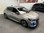 Peugeot 208 1.2 STYLE 100PK MODEL 2025 NAVIGATIE VIA APPLE CARPLAY/ANDROID CRUISE CONTROL AIRCO  BLUETOOTH TELEFOON RIJSTROOKSENSOREN PDC ZEER MOOI !!