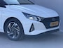 Hyundai i20 1.0 T-GDI Comfort Smart / Dealer onderhouden / BOSE / Navigatie / Apple Carplay & Android Auto / Camera / Stoel Verwarming / Stuurwiel Verwarming / 16” LM & All Season banden / DAB /