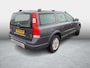 Volvo XC70 2.5 T Summum | 12 Maanden BOVAG garantie | 5 Cilinder | AWD | Xenon | Trekhaak afneembaar | lederen bekleding | memory seats | stoelverwarming | NL auto | Dealer onderhouden |