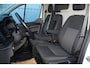 Ford Transit Custom 300 2.0 TDCI L1H1 Trend / AUTOMAAT ! Erg nette Ford Transit Custom automaat ! Airco, stoel- en voorraamverwarming, cruise control, parkeersensoren v+a, bijrijdersbank, beklede laadruimte etc.