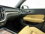 Volvo S60 B4 211pk Plus Dark / Schuif-kanteldak / H&K Audio / Semi elektrische trekhaak / Geventileerd leder / Getint glas / Stoel&Stuurverwarming.