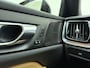 Volvo S60 B4 211pk Plus Dark / Schuif-kanteldak / H&K Audio / Semi elektrische trekhaak / Geventileerd leder / Getint glas / Stoel&Stuurverwarming.