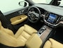 Volvo S60 B4 211pk Plus Dark / Schuif-kanteldak / H&K Audio / Semi elektrische trekhaak / Geventileerd leder / Getint glas / Stoel&Stuurverwarming.