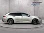 Toyota Corolla Touring Sports 2.0 Hybrid Premium // SCHUIFDAK // STOELVERWARMING // HUD // ADAPTIVE CRUISE //