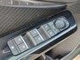 Toyota Urban Cruiser EXECUTIVE 61KWH PANODAK JBL-AUDIO 360°CAMERA 19"LM-VELGEN LED-PRISMA STOEL/STUURVERWARMING DIRECT LEVERBAAR!