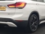 BMW X1 xDrive25e Sportline Plug In Hybrid 221pk Dealer O.H. PHEV | Trekhaak Afn. | Camera | Sportstoelen Memory & Verwarmd | Keyless | Sfeerverlichting | Adaptive LED | Cruise Control | Navigatie | DAB |