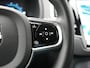 Volvo XC90 T8 Recharge AWD Ultimate Dark 7 Persoons LONG RANGE Plug In Hybrid 455pk Dealer O.H. PHEV | Trekhaak Af Fabriek | Panodak | Luchtvering |  Adaptive Cruise | Head Up | 360 Camera | Harman / Kardon | Lederen Sportstoelen Memory & Verwarmd | 22"L.M | Stuur Verwarmd | Keyless |