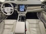 Volvo V90 2.0 T8 Plug-in hybrid AWD Ultimate Dark | 360° Camera | Massage | Luchtvering | Trekhaak | 20"lm velgen | Bowers & Wilkens | Adaptieve cruise | Panoramadak | Gelaagd glas | Geventileerd leer |