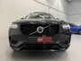 Volvo XC90 T8 Recharge AWD R-Design PANO/LUCHTVERING/TREKHAAK/HEAD-UP/GOOGLE/H&K/MASSAGE+VENTILATIE/22"/360CAMERA/CRYSTAL-POOK/VOLLEDIG VOLVO DEALER HISTORIE