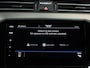 Volkswagen Passat Variant R-Line 1.5 TSI 150 PK DSG | LED Matrix IQ | Panoramadak | DCC | Trekhaak | Leder | Navigatie Pro | Keyless |
