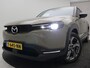Mazda MX-30 e-SkyActiv EV 145 Makoto 36 kWh / Elektrische bestuurdersstoel met geheugen / HUD Display / SoH 94% / 3-Fase laden / Full LED / Parkeersensoren voor & achter / Adaptieve Cruise Control / Navigatie / Apple CarPlay & Android Auto / Full Option /