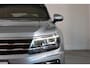 Volkswagen Tiguan Allspace 1.5 TSI Highline Business R-line, 7-Persoons, Trekhaak, ACC, Camera, Panoramadak, DAB, Stoelverwarming,